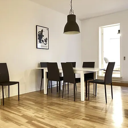 Two-bedroom In Center Apartment
